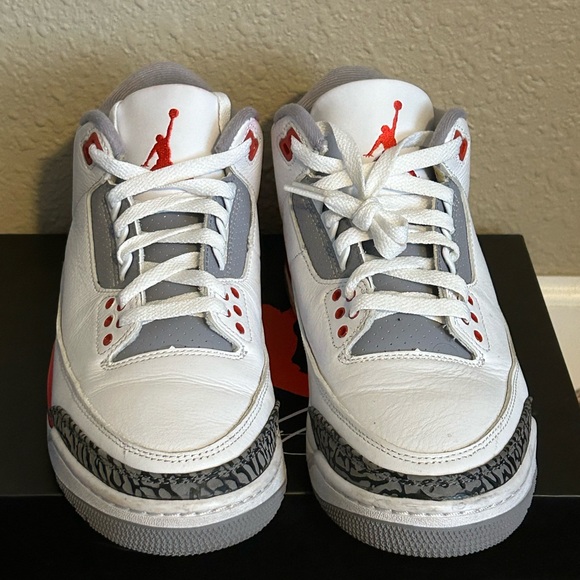 Air Jordan 3 Fire Red 2022 - Picture 3 of 8